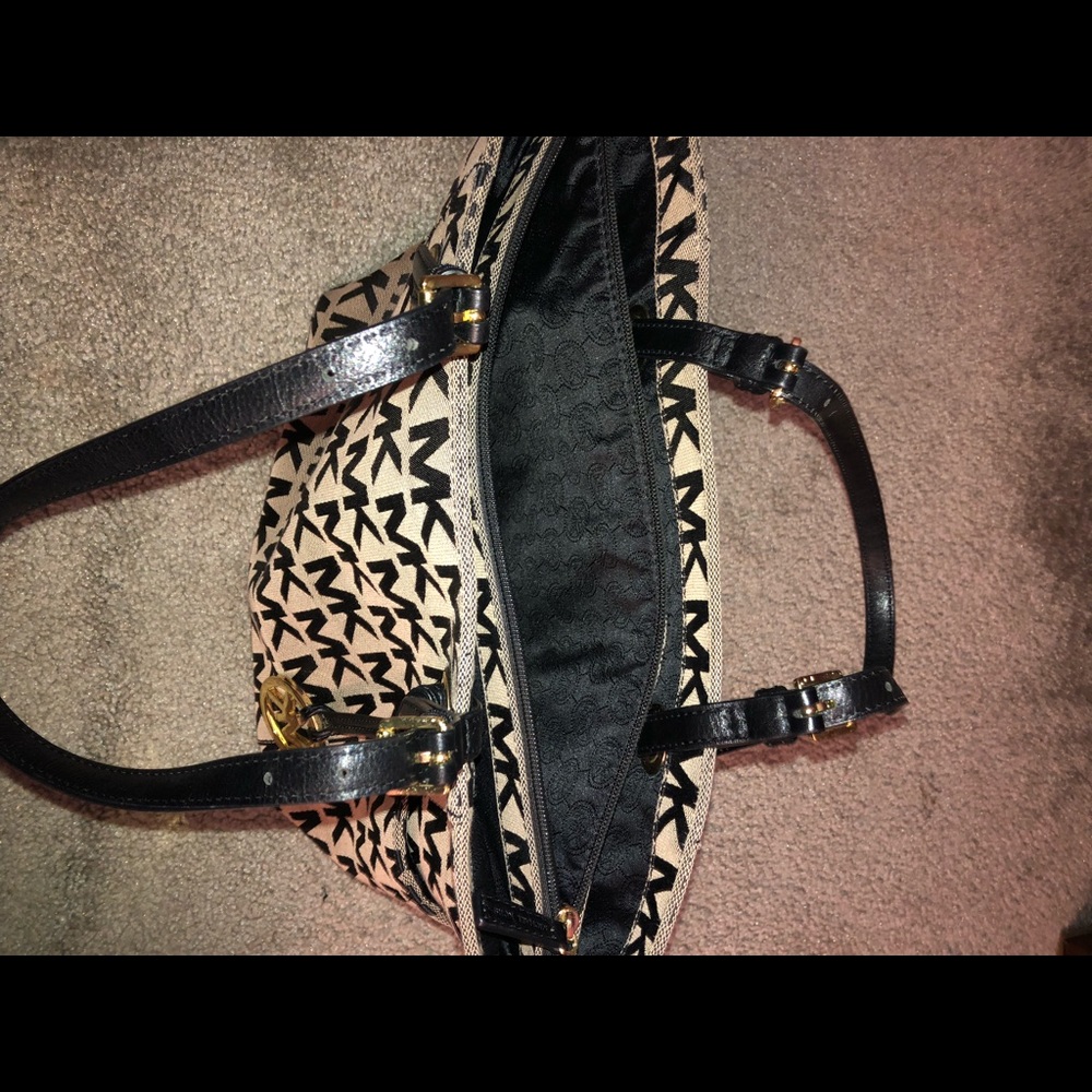 Authentic Michael Kors Purse - image 3